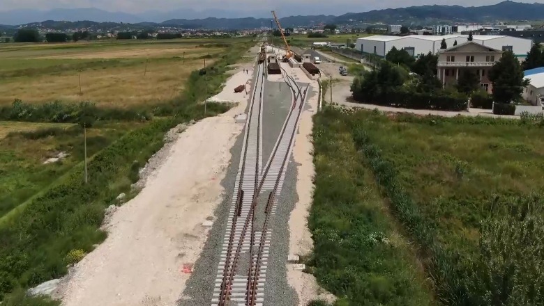 Trenat e pasagjerëve me koncesion, tenderimi synohet të realizohet brenda 2025